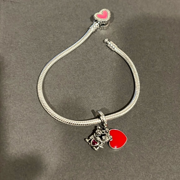 Mickey and Minnie ❤️🥹forever in love - Picture 1 of 5